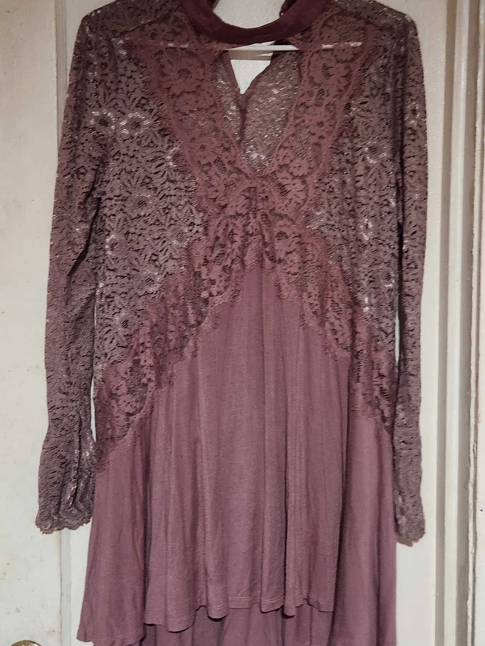 Listicle Mauve Lace Long Sleeve V-Neck Dress
